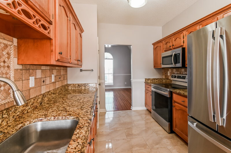 2,220/Mo, 8832 Sweet Flag Loop W Southaven, MS 38671 Kitchen View