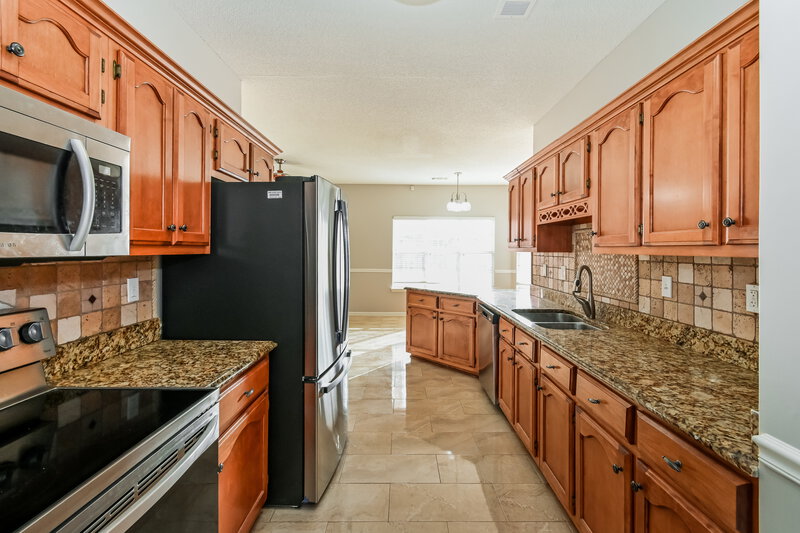 2,220/Mo, 8832 Sweet Flag Loop W Southaven, MS 38671 Kitchen View 2