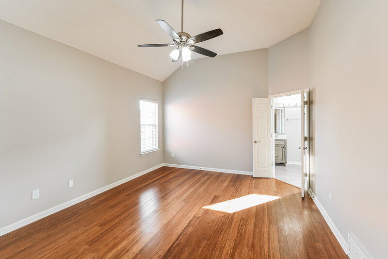 2,220/Mo, 8832 Sweet Flag Loop W Southaven, MS 38671 Main Bedroom View