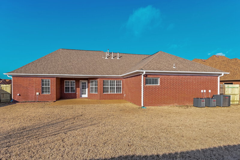 2,220/Mo, 8832 Sweet Flag Loop W Southaven, MS 38671 Rear View