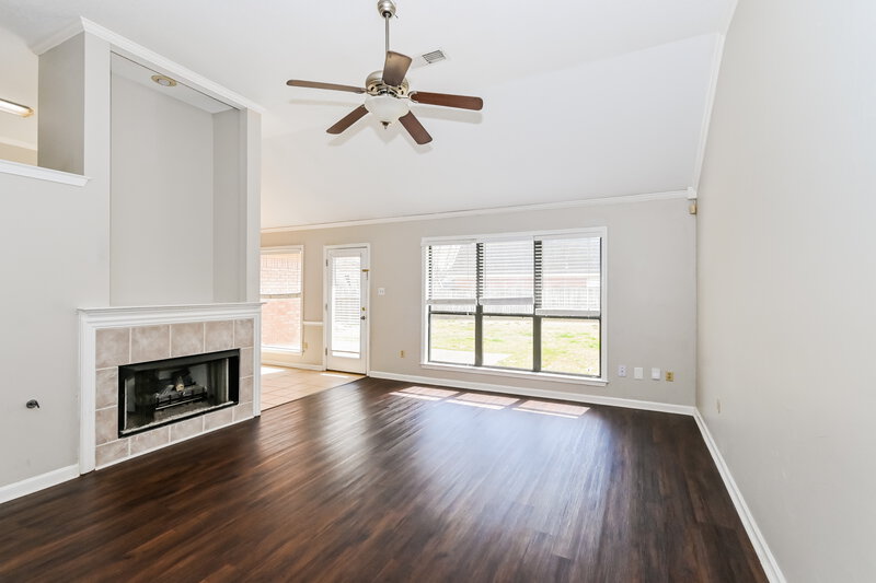 2,115/Mo, 7727 Shadow Glen Ln Arlington, TN 38002 Living Room View