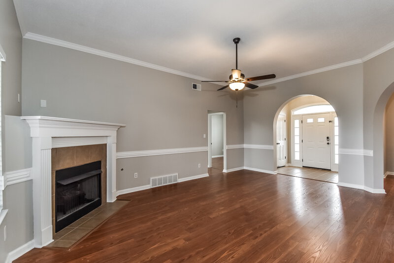 2,035/Mo, 8391 Olivia Ln Southaven, MS 38672 Living Room View 3