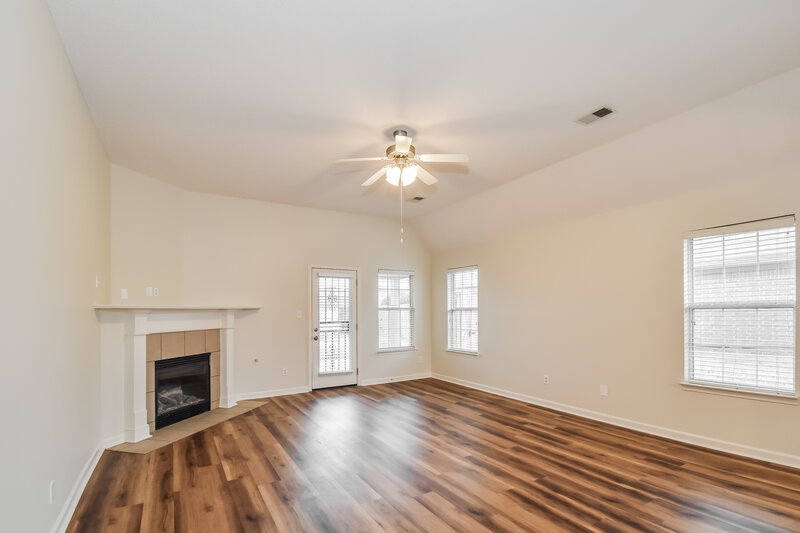 3,430/Mo, 8829 Sweet Flag Loop W Southaven, MS 38671 Living Room View