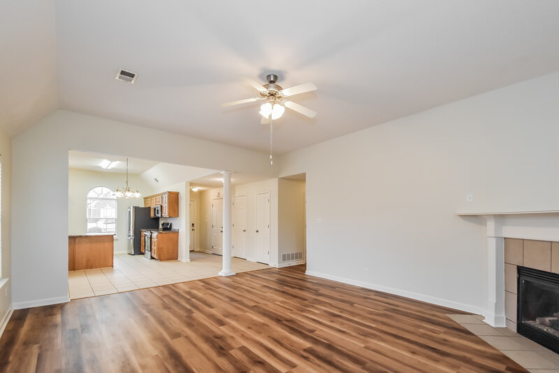 3,430/Mo, 8829 Sweet Flag Loop W Southaven, MS 38671 Living Room View 2