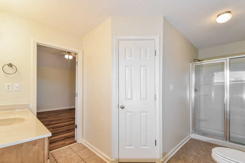 3,430/Mo, 8829 Sweet Flag Loop W Southaven, MS 38671 Main Bathroom View 2