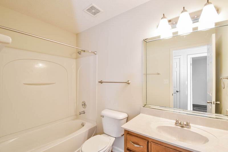 3,430/Mo, 8829 Sweet Flag Loop W Southaven, MS 38671 Bathroom View