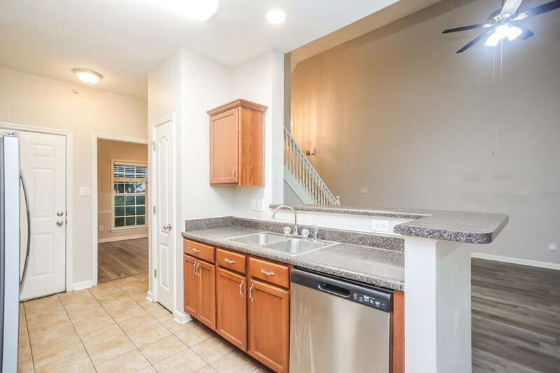 2,180/Mo, 8116 Fleets Run Dr Cordova, TN 38018 Kitchen View 2