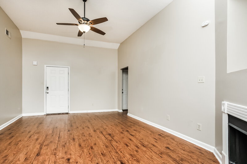 1,660/Mo, 7660 Wills Way Cir E Walls, MS 38680 Living Room View 2