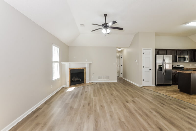 1,795/Mo, 9876 Southern Oak Way Olive Branch, MS 38654 Living Room View