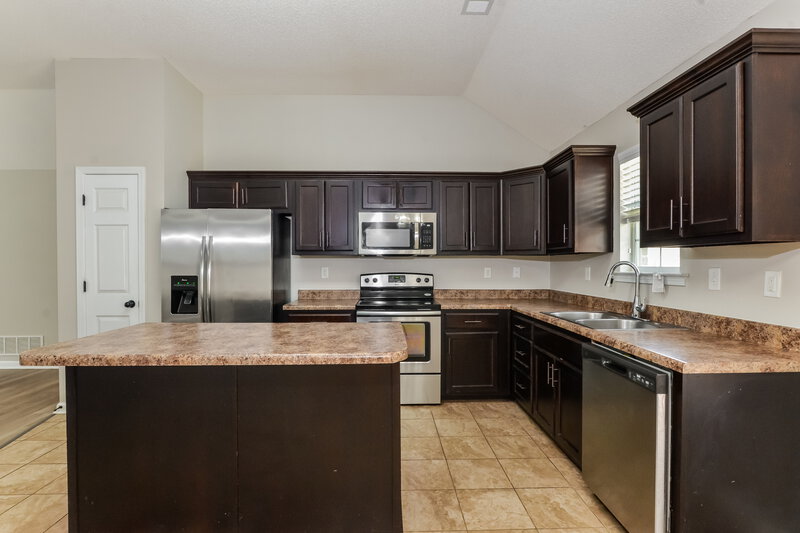 1,795/Mo, 9876 Southern Oak Way Olive Branch, MS 38654 Kitchen View 2