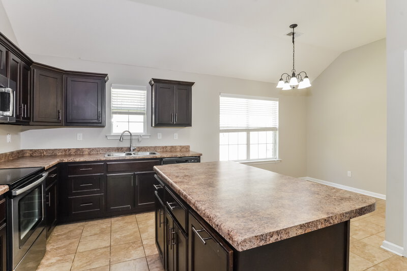 1,795/Mo, 9876 Southern Oak Way Olive Branch, MS 38654 Kitchen View 3