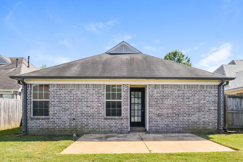 1,795/Mo, 9876 Southern Oak Way Olive Branch, MS 38654 Rear View