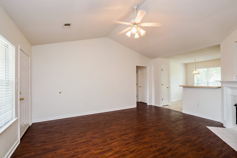 2,320/Mo, 10716 Ridgefield Dr Olive Branch, MS 38654 Living Room View