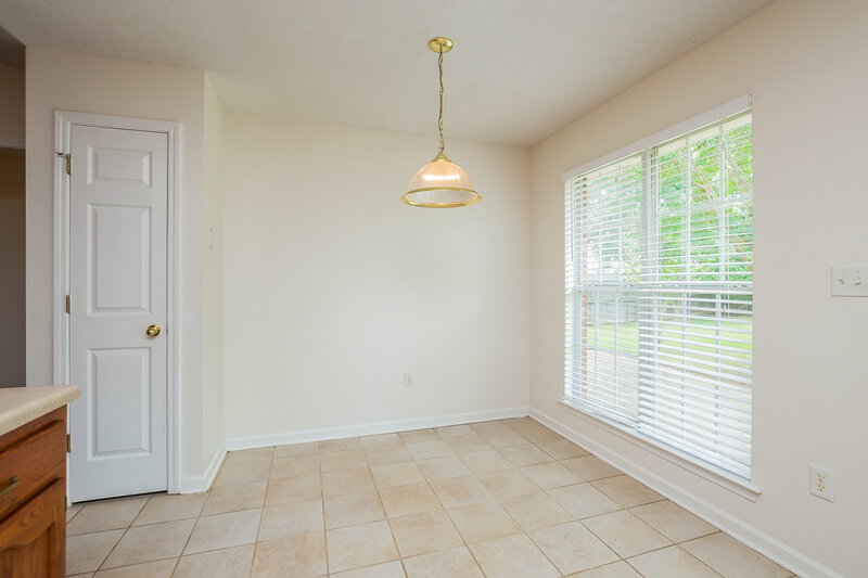 2,320/Mo, 10716 Ridgefield Dr Olive Branch, MS 38654 Dining Room View 2