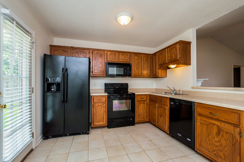 2,320/Mo, 10716 Ridgefield Dr Olive Branch, MS 38654 Kitchen View