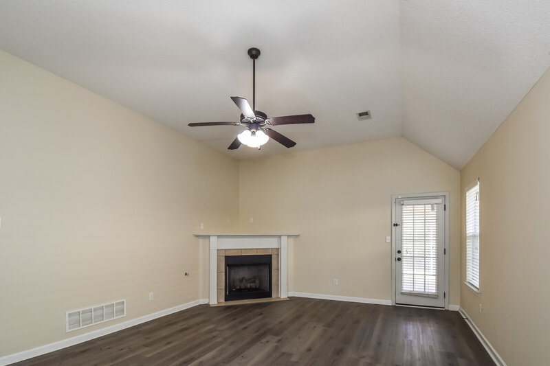 1,730/Mo, 7313 Green Ash Dr Olive Branch, MS 38654 Living Room View