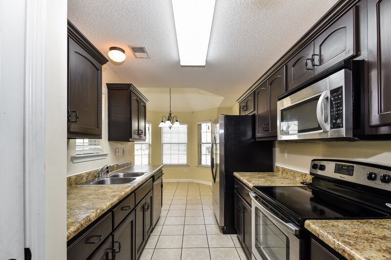1,730/Mo, 7313 Green Ash Dr Olive Branch, MS 38654 Kitchen View