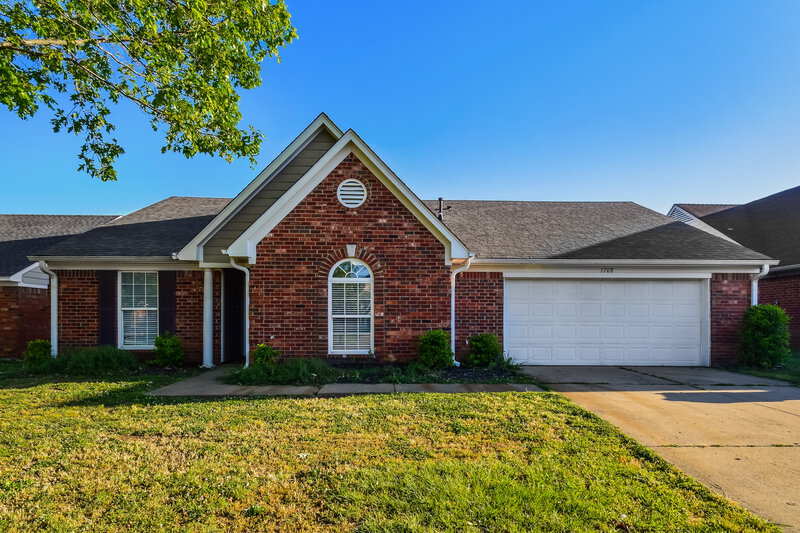 1,875/Mo, 1708 Cherry Creek Dr Southaven, MS 38671 Front View