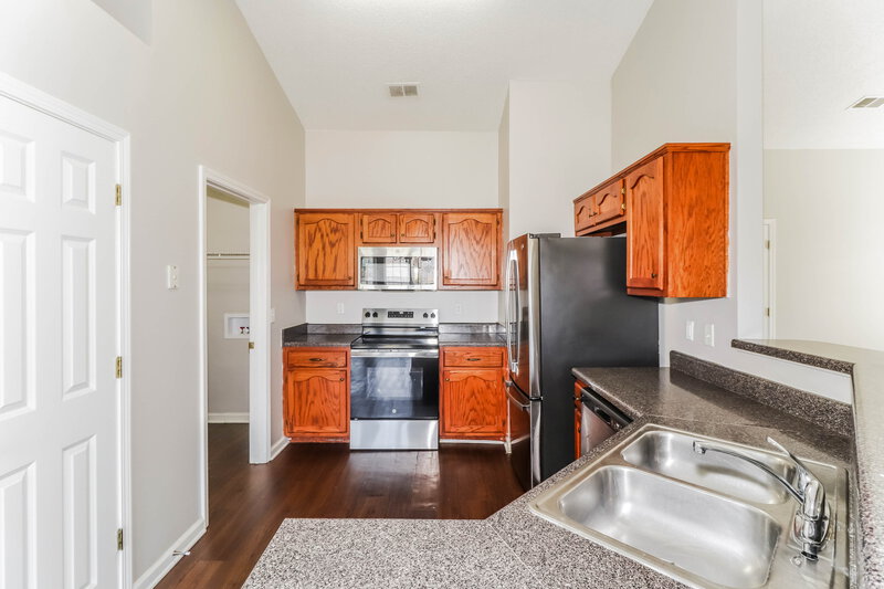 2,640/Mo, 1708 Cherry Creek Dr Southaven, MS 38671 Kitchen View