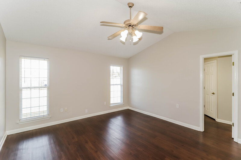 2,640/Mo, 1708 Cherry Creek Dr Southaven, MS 38671 Main Bedroom View