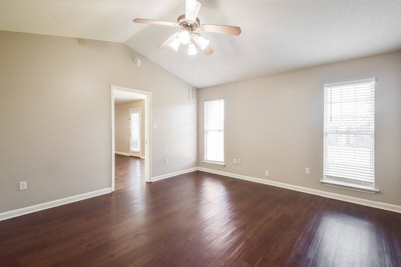 1,875/Mo, 1708 Cherry Creek Dr Southaven, MS 38671 Main Bedroom View 2
