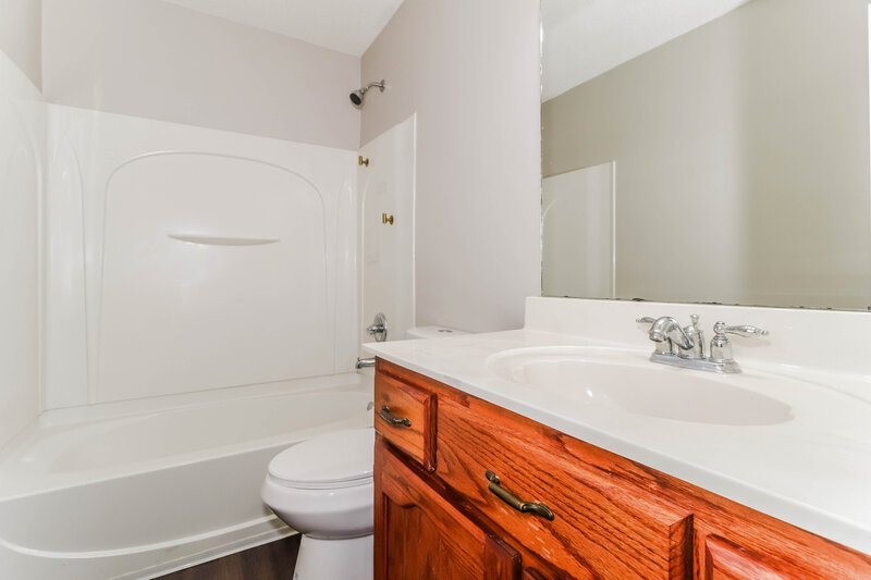 2,640/Mo, 1708 Cherry Creek Dr Southaven, MS 38671 Bathroom View