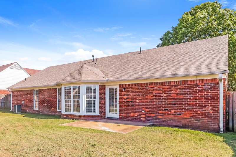 2,640/Mo, 1708 Cherry Creek Dr Southaven, MS 38671 Rear View