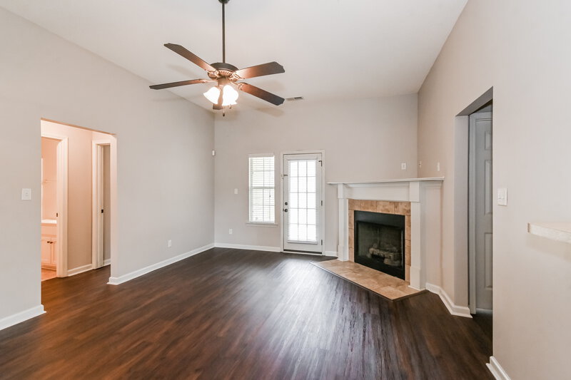 1,925/Mo, 7852 Ridgedale Dr Olive Branch, MS 38654 Living Room View 2