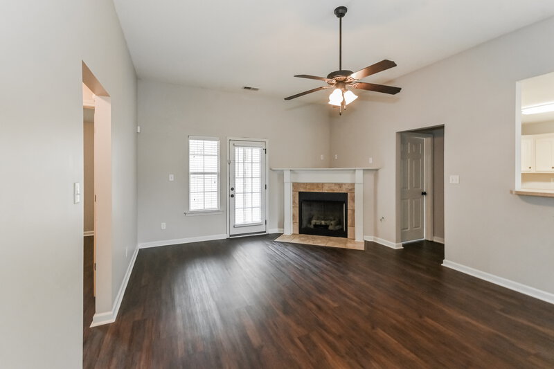 1,925/Mo, 7852 Ridgedale Dr Olive Branch, MS 38654 Living Room View 3