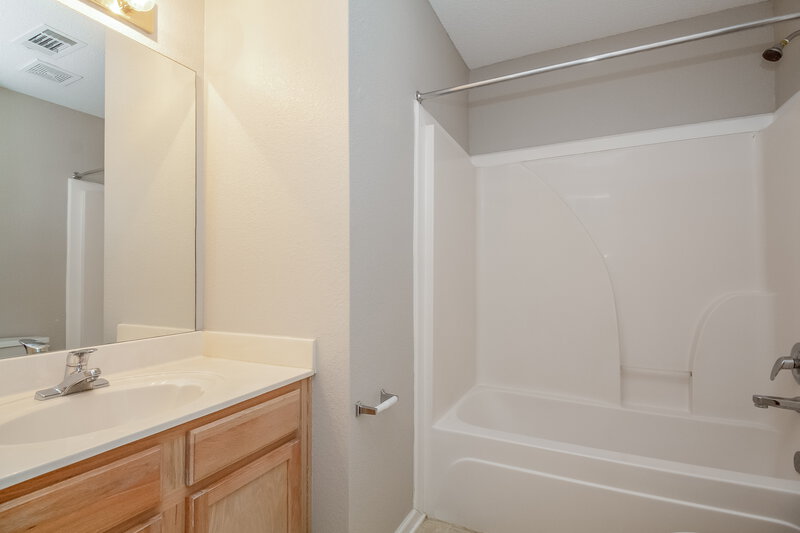1,830/Mo, 4905 Top Notch Loop Memphis, TN 38125 Bathroom View