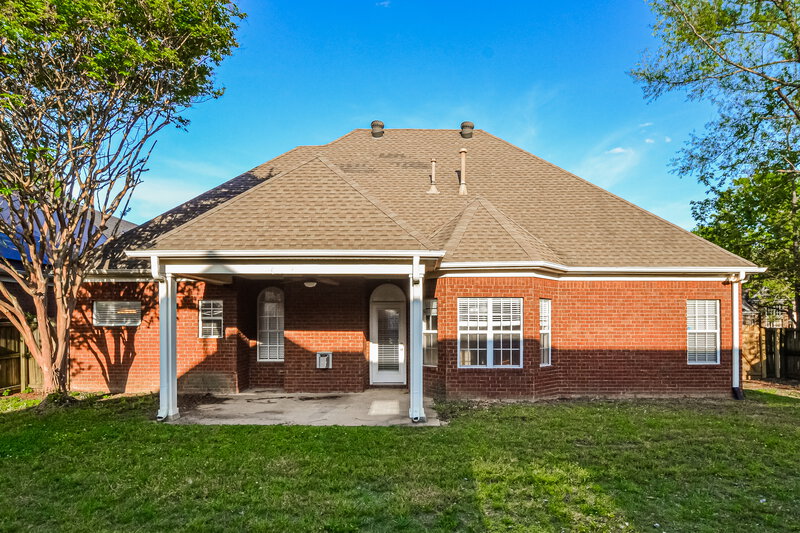 2,030/Mo, 4869 Rosebrook Cir E Southaven, MS 38672 Rear View