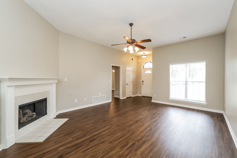 2,150/Mo, 13268 Sandbourne S Olive Branch, MS 38654 Living Room View 2