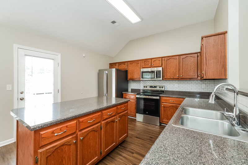 2,150/Mo, 13268 Sandbourne S Olive Branch, MS 38654 Kitchen View 2