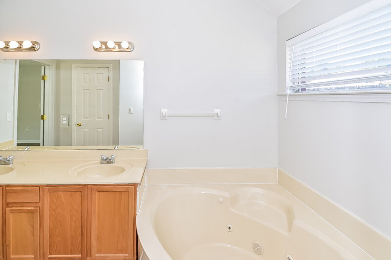 1,955/Mo, 4799 Bloomfield Dr Memphis, TN 38125 Misc View 11