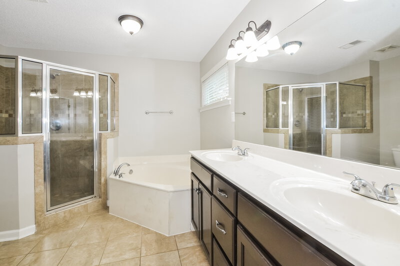 1,770/Mo, 7868 Ridgedale Dr Olive Branch, MS 38654 Main Bathroom View 2