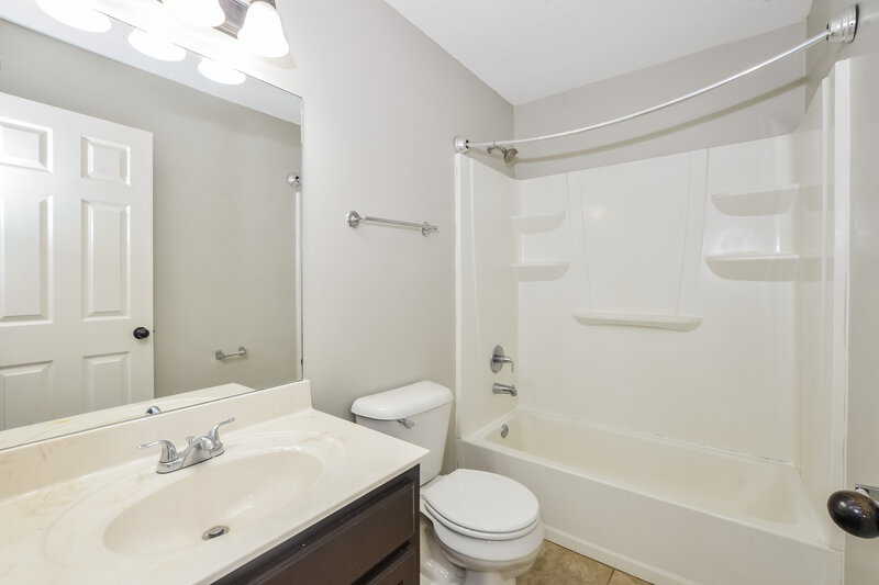 1,770/Mo, 7868 Ridgedale Dr Olive Branch, MS 38654 Bathroom View