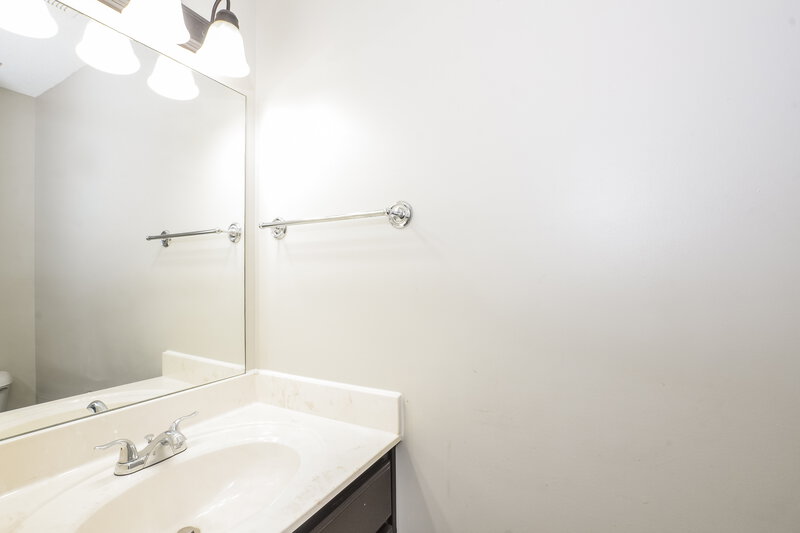 1,770/Mo, 7868 Ridgedale Dr Olive Branch, MS 38654 Bathroom View 2