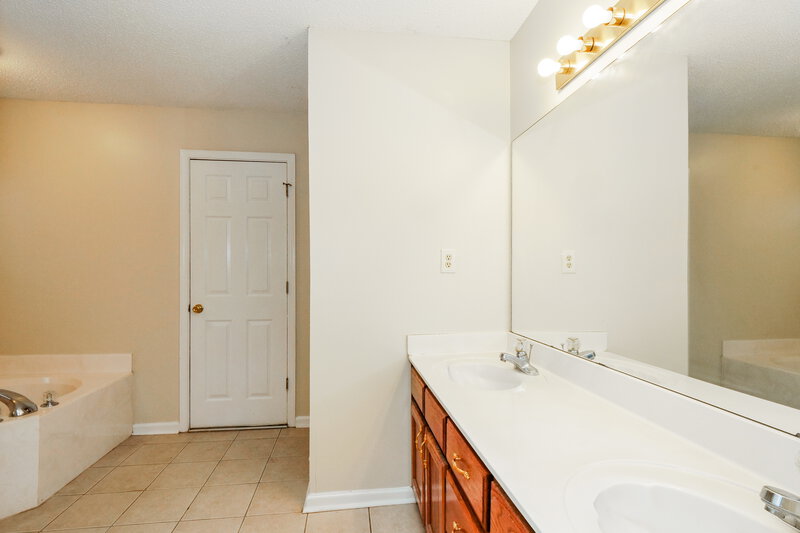2,160/Mo, 760 Gable Ln Collierville, TN 38017 Main Bathroom View