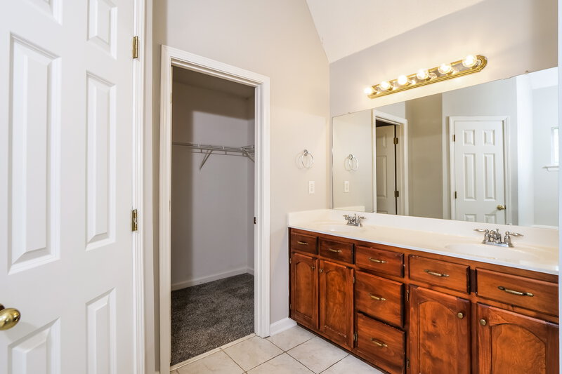 1,785/Mo, 5969 Telford Dr Southaven, MS 38671 Main Bathroom View