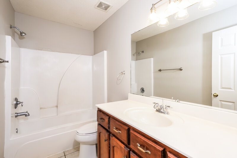 1,785/Mo, 5969 Telford Dr Southaven, MS 38671 Bathroom View 2