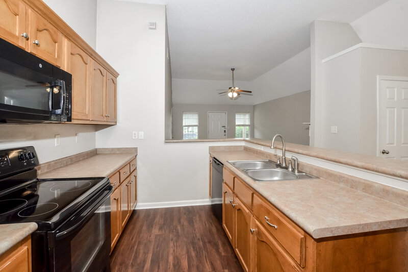 1,715/Mo, 7086 Crape Myrtle Dr Olive Branch, MS 38654 Kitchen View 2
