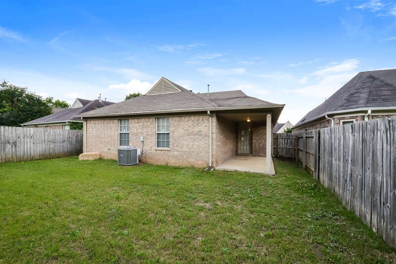 1,715/Mo, 7086 Crape Myrtle Dr Olive Branch, MS 38654 Side View