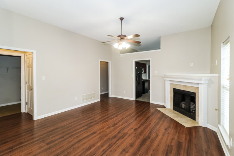 1,460/Mo, 10229 Cottage Farms Dr Cordova, TN 38016 Living Room View