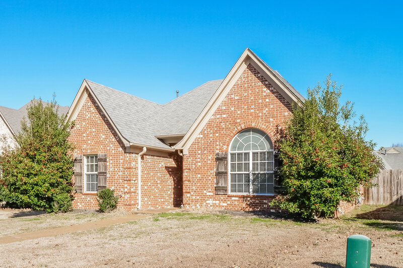1,935/Mo, 5810 Bedford Loop E Southaven, MS 38672 Front View