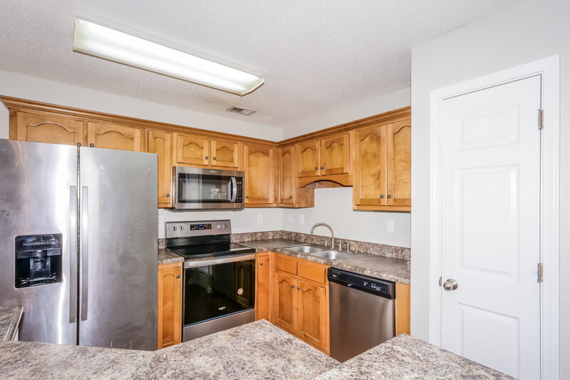 1,935/Mo, 5810 Bedford Loop E Southaven, MS 38672 Kitchen View