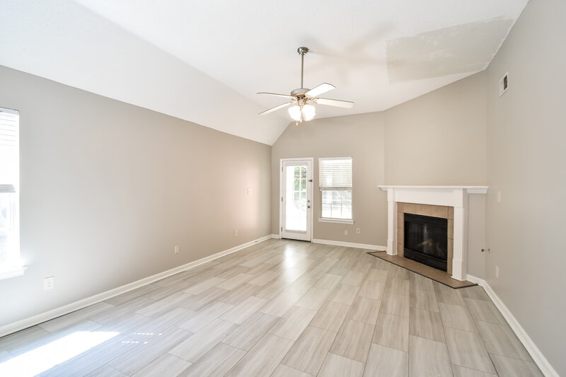 1,680/Mo, 7039 Maple Grove Rd Olive Branch, MS 38654 Living Room View