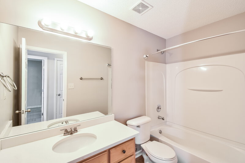 1,680/Mo, 7039 Maple Grove Rd Olive Branch, MS 38654 Bathroom View