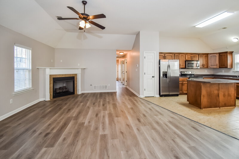 2,670/Mo, 7860 Ridgedale Dr Olive Branch, MS 38654 Living Room View 2