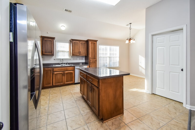 2,670/Mo, 7860 Ridgedale Dr Olive Branch, MS 38654 Kitchen View 2