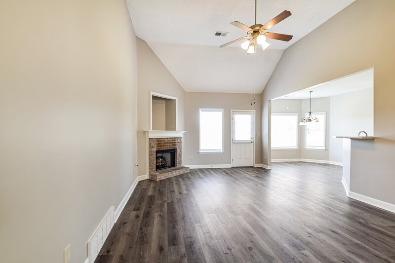 2,275/Mo, 1721 Englehart St Cordova, TN 38016 Living Room View